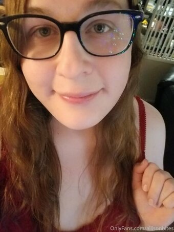 allisonbites Nude Leaks Photo 27