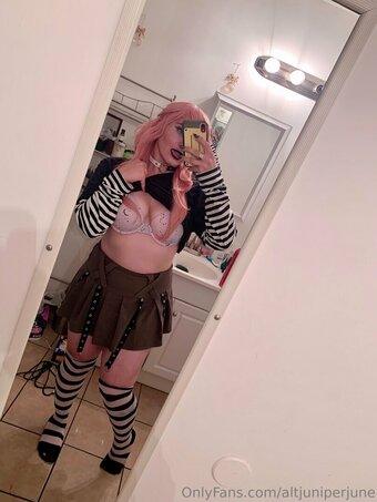 altjuniperjune Nude Leaks Photo 2