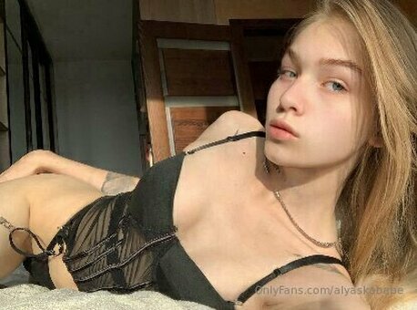 alyaskababe Nude Leaks Photo 16