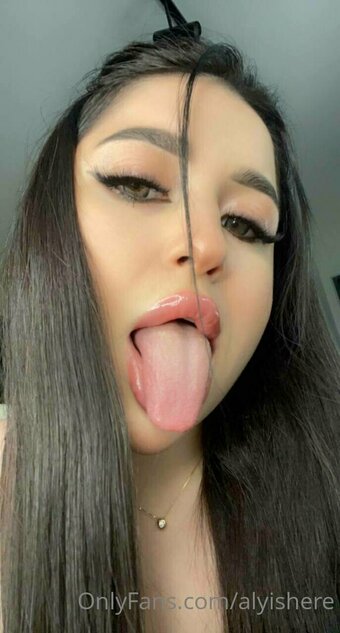 alyishere Nude Leaks Photo 10
