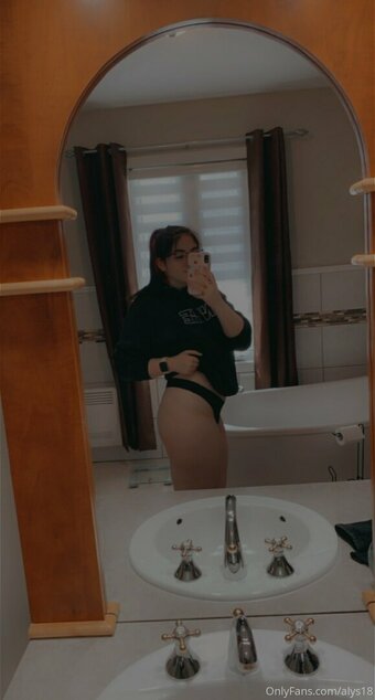 alys18 Nude Leaks Photo 9