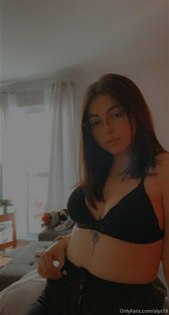 alys18 Nude Leaks Photo 10