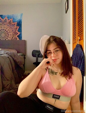 alys18 Nude Leaks Photo 15