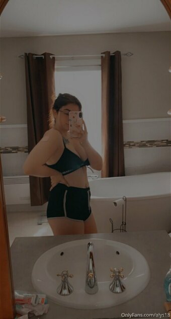 alys18 Nude Leaks Photo 17