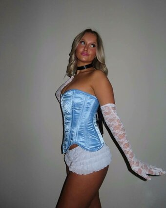 Alysse Wallaker / Alyssewallaker Nude Leaks Photo 10