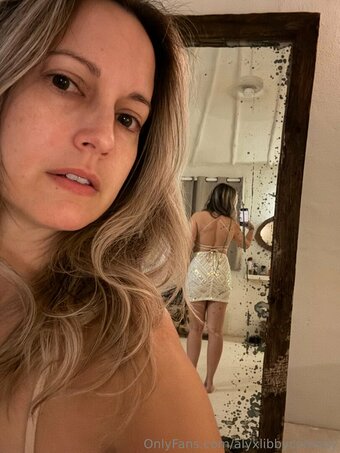 alyxlibbycomedy Nude Leaks Photo 11