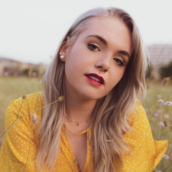 AmaLee / Monarch / https: / leeandlie Nude Leaks Photo 4