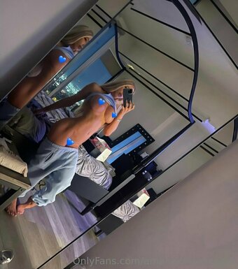 Amanda Stronegger / amandastronegger Nude Leaks OnlyFans Photo 4