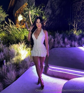 ambermintmodel Nude Leaks Photo 13