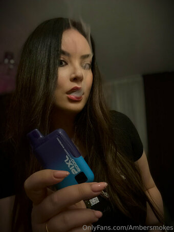 ambersmokes Nude Leaks Photo 2
