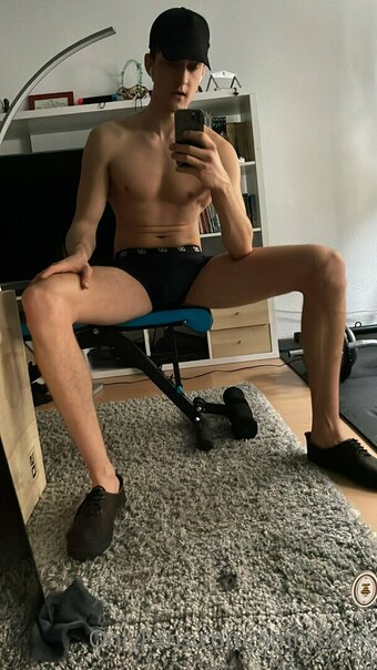 ambroxios Nude Leaks Photo 5