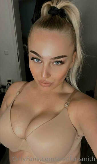 amelia-smith / amelia.smith / ameliairheart Nude Leaks OnlyFans Photo 10
