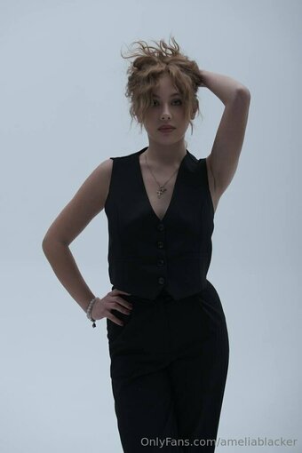 ameliablacker Nude Leaks Photo 7