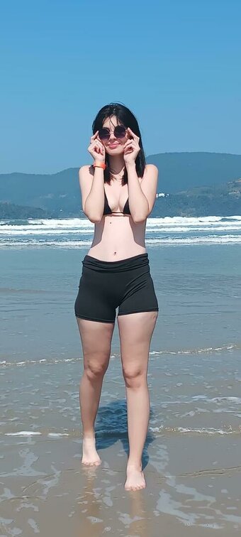 Amiguinha Nude Leaks Photo 12