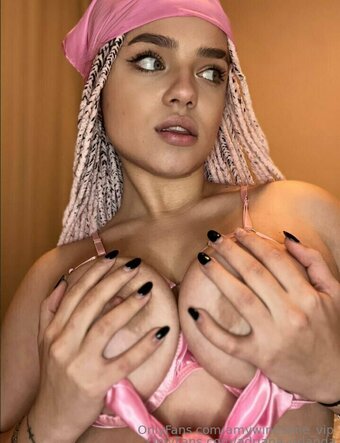 amywinestine_vip amywinestine_vip