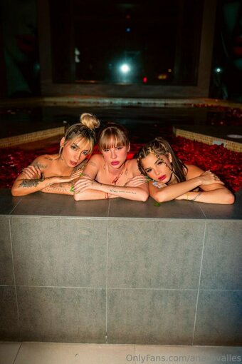 Anasoclash / Ana Ovalles / ana_ovalles Nude Leaks OnlyFans Photo 24