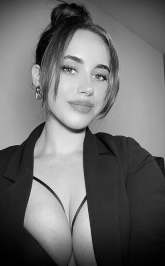 Andrada Bogdan / andrada197 Nude Leaks Photo 5