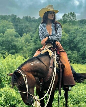Andreaming / Andrea Hurd - cowgirl / theandreahurd Nude Leaks OnlyFans Photo 10