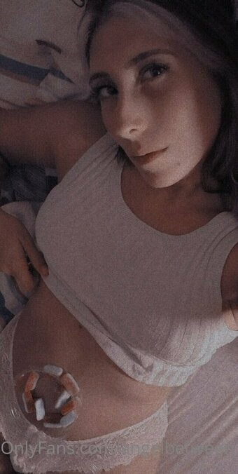 angelbetween Nude Leaks Photo 6