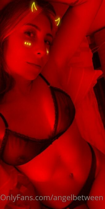 angelbetween Nude Leaks Photo 7