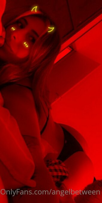 angelbetween Nude Leaks Photo 8