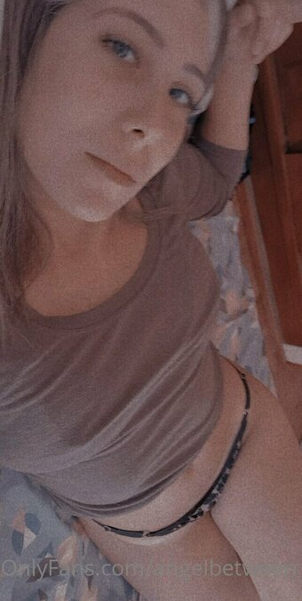 angelbetween Nude Leaks Photo 10