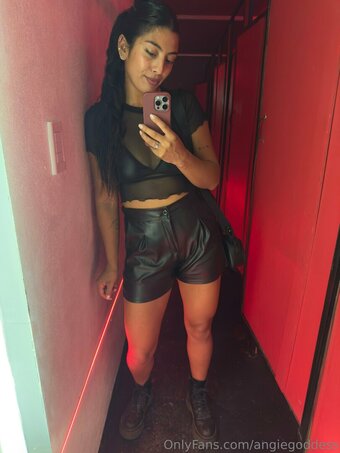 angiegoddess Nude Leaks Photo 13