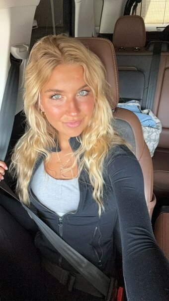 Aniela Leon / anielaleon Nude Leaks Photo 1