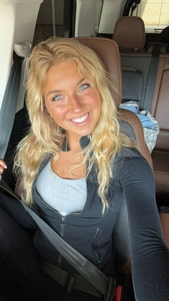 Aniela Leon / anielaleon Nude Leaks Photo 2