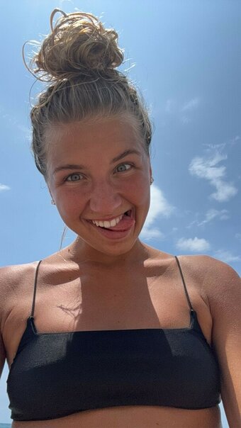 Aniela Leon / anielaleon Nude Leaks Photo 14