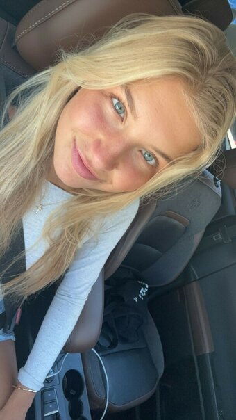 Aniela Leon / anielaleon Nude Leaks Photo 24