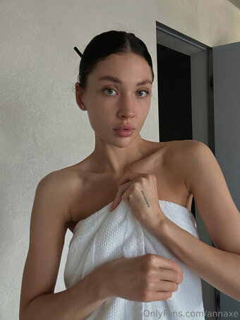 Anna Axe / Annaxe / annaaxannaax / annaxee Nude Leaks OnlyFans Photo 1