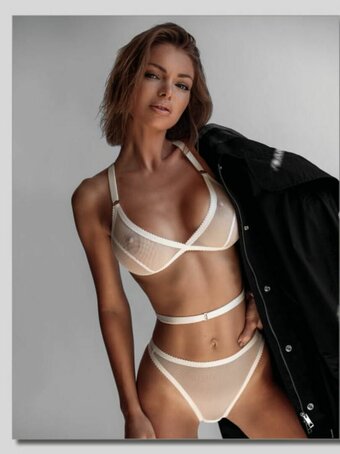 Anna Casey / Iamannacasey Nude Leaks Photo 2