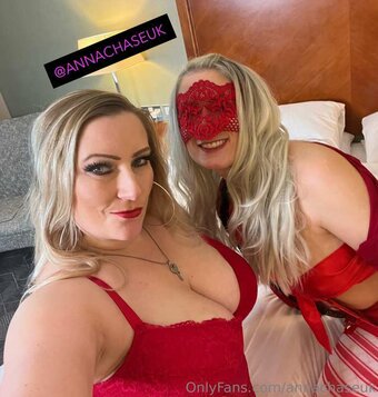 Anna Chase / annachaseuk / https: Nude Leaks OnlyFans Photo 25