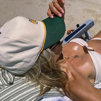 Anna Grace Barlow Anna Grace Barlow