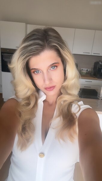 anna.lo / vipanna.lo Nude Leaks OnlyFans Photo 2