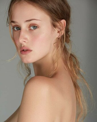 Anna Van Patten / anna.vanpatten Nude Leaks Photo 6