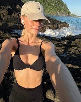 Annaauroraegger Nude Leaks Photo 14