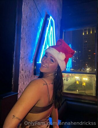 annahendrickss Nude Leaks Photo 6