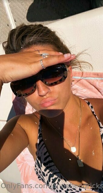 annahendrickss Nude Leaks Photo 15