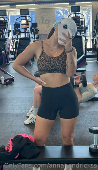 annahendrickss Nude Leaks Photo 29