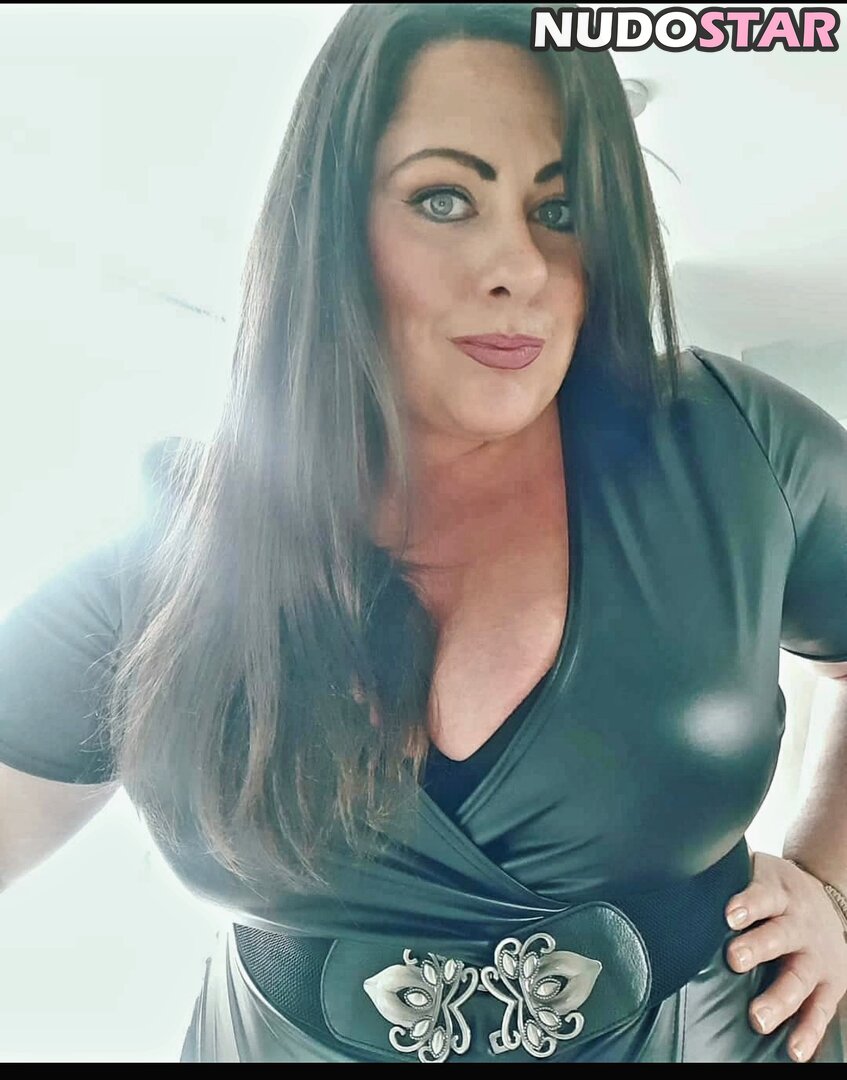 Annie / anniesgarage / curvy_mumma_fashion Nude Leaks OnlyFans Photo 3 -  NudoStar