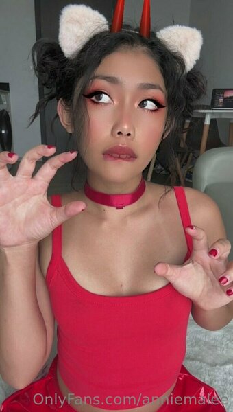 anniemalee Nude Leaks Photo 24