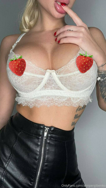 annpergibenko Nude Leaks OnlyFans Photo 2