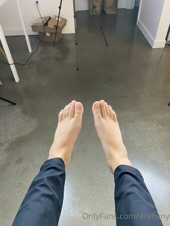 anthvny Nude Leaks Photo 3