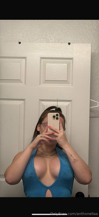 anthxnellaa Nude Leaks Photo 6