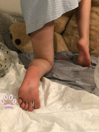 aphroditepaws Nude Leaks Photo 15