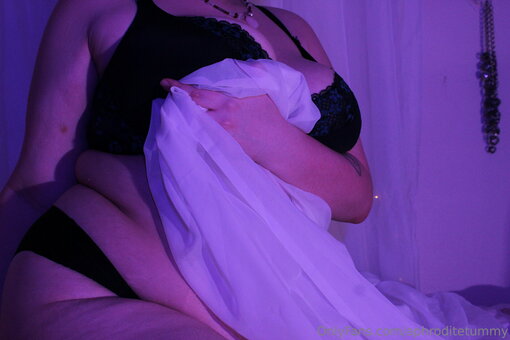 aphroditetummy Nude Leaks Photo 3