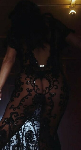 Apostoleanu / Inna Nude Leaks Photo 2