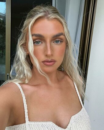 aprilclawrence / april / yooitsapril Nude Leaks Photo 18